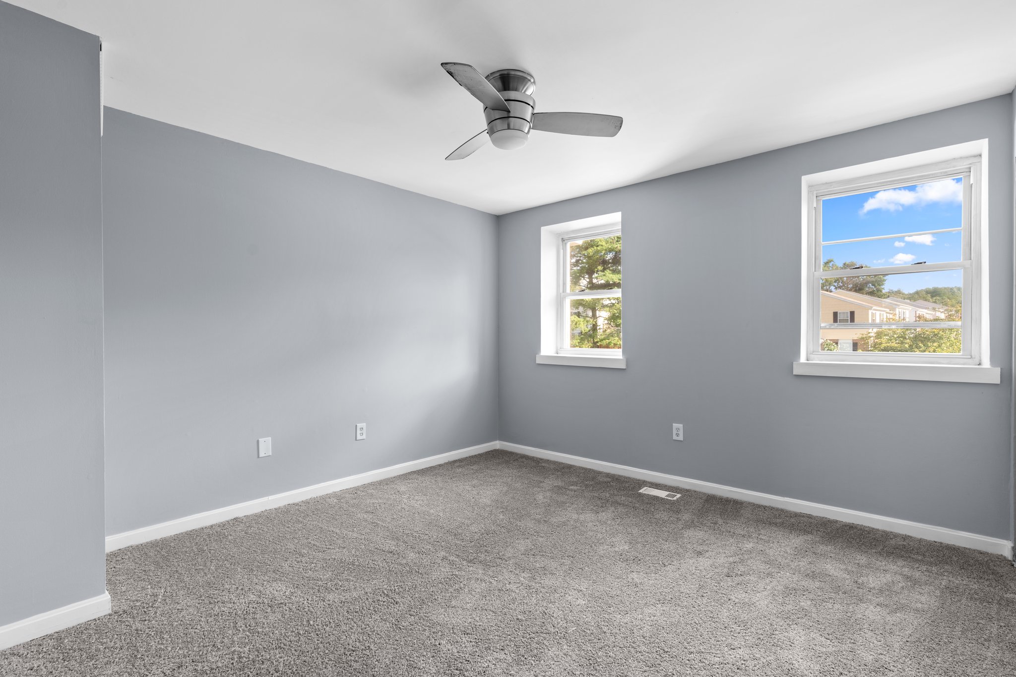 18. Upper bedroom.jpg