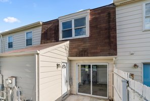 27. Back exterior.jpg