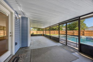 Screened-in Porch