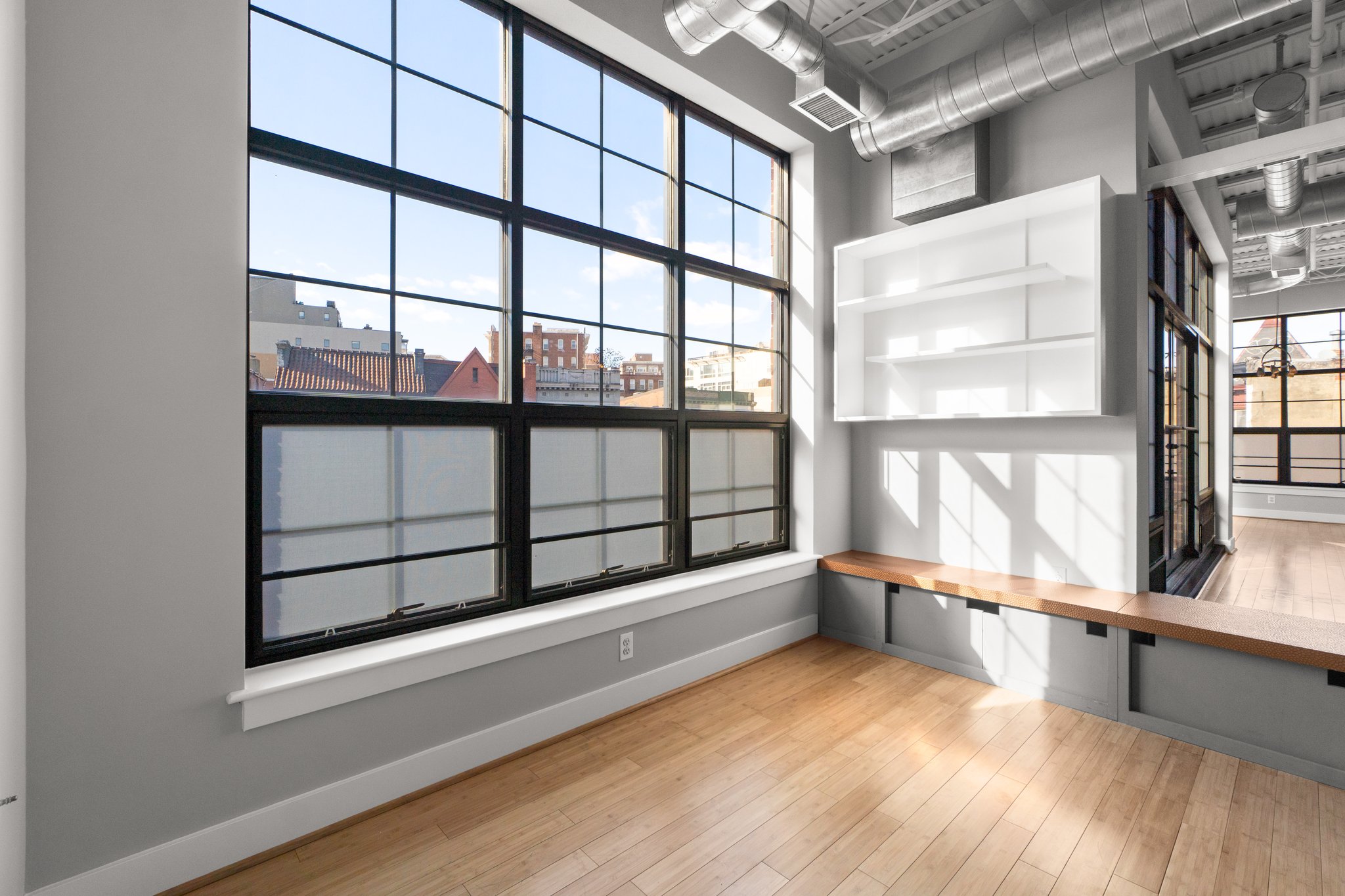 14. 2421 18th St NW.jpg