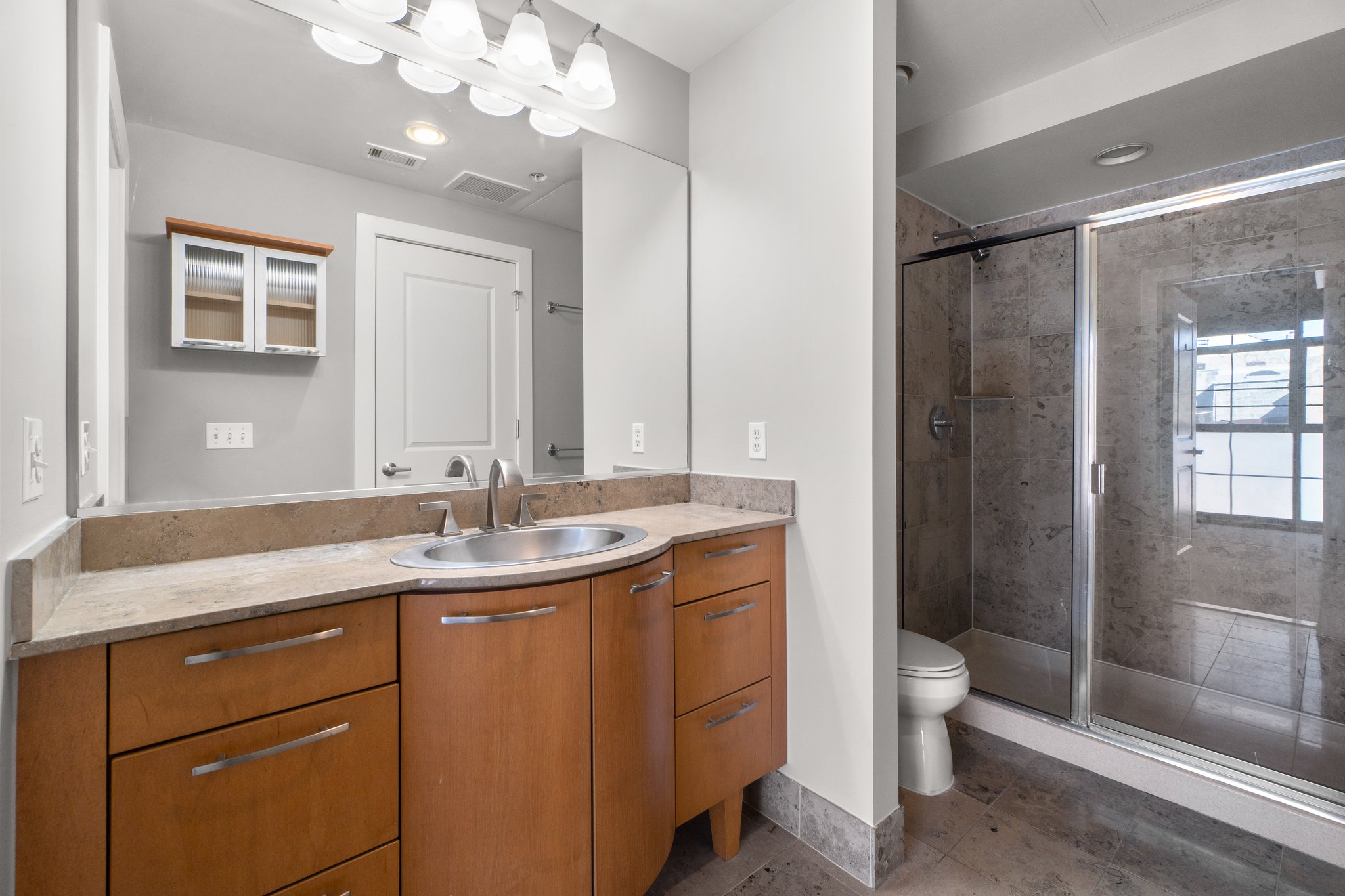 25. 2421 18th St NW.jpg