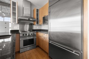 09. 2421 18th St NW.jpg