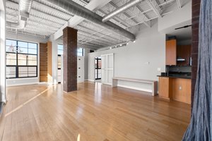18. 2421 18th St NW.jpg