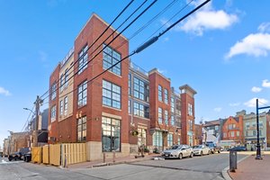 02. 2421 18th St NW.jpg