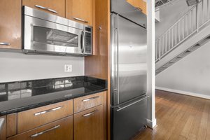 10. 2421 18th St NW.jpg