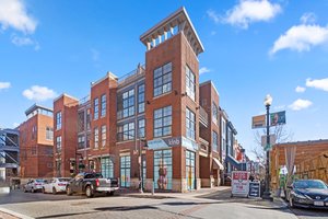 01. 2421 18th St NW.jpg