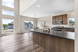 Kitchen/Breakfast Bar
