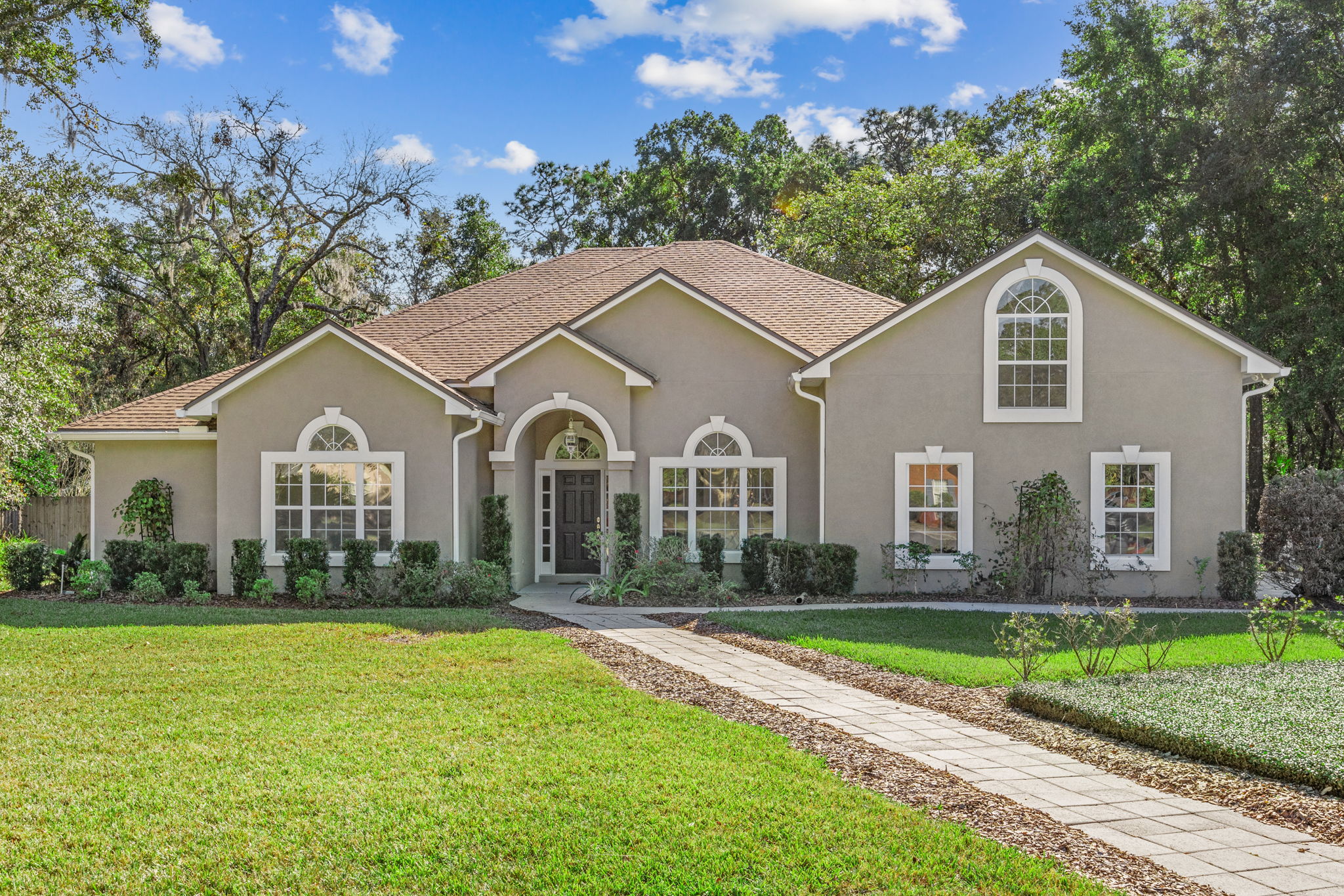 Welcome to 2421 Hawkcrest Dr E