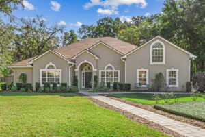 Welcome to 2421 Hawkcrest Dr E