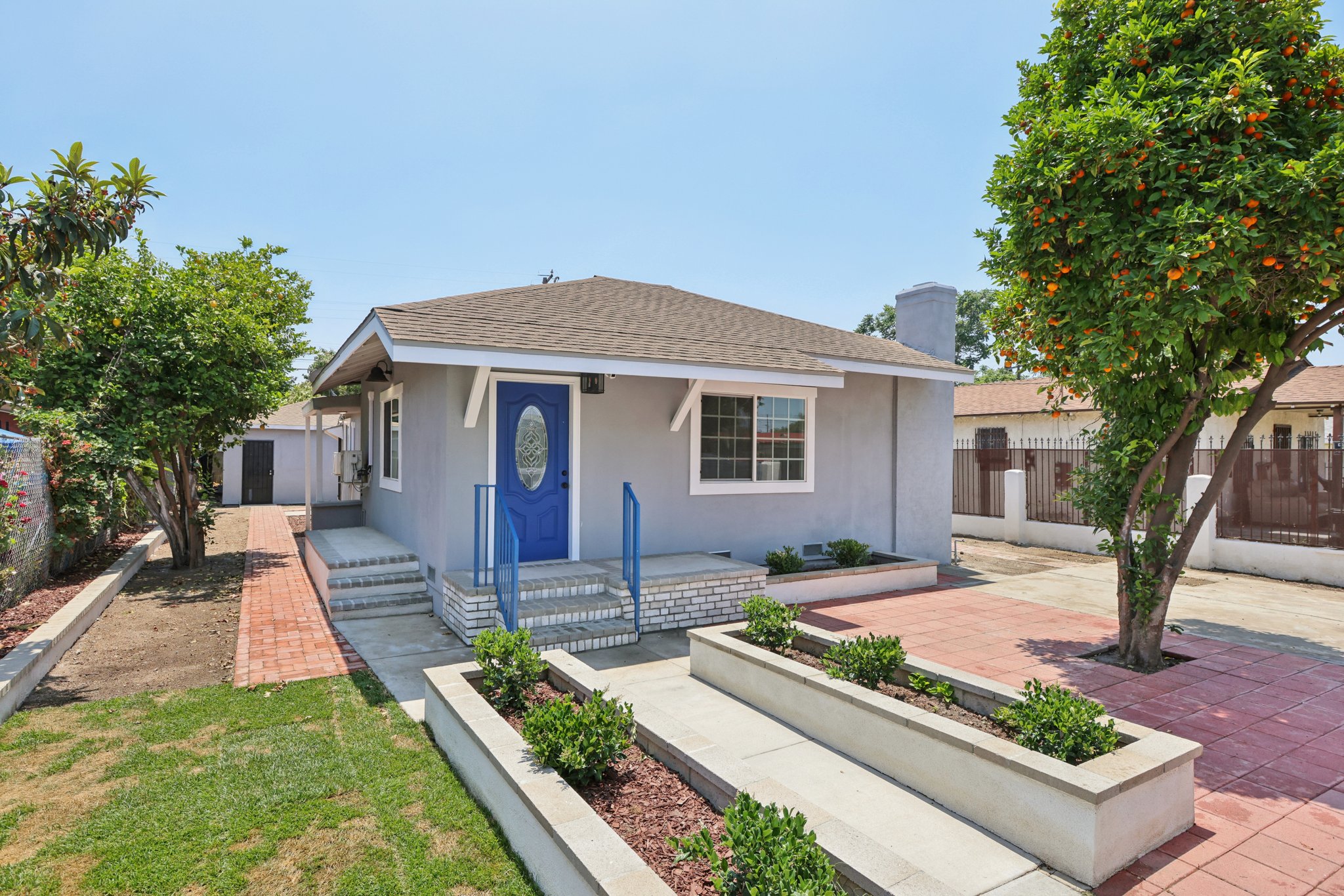 - 2422 E 115th St-1306-002.jpg