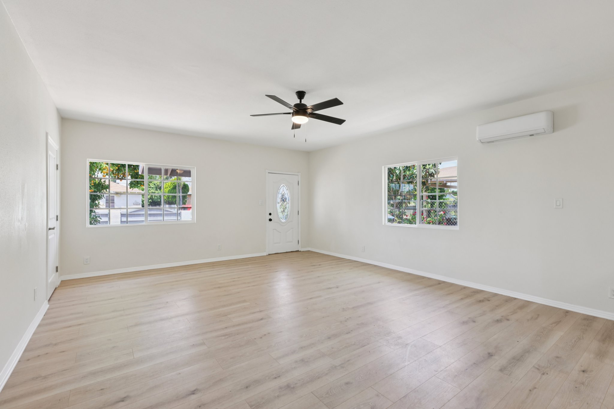 - 2422 E 115th St-1306-005.jpg