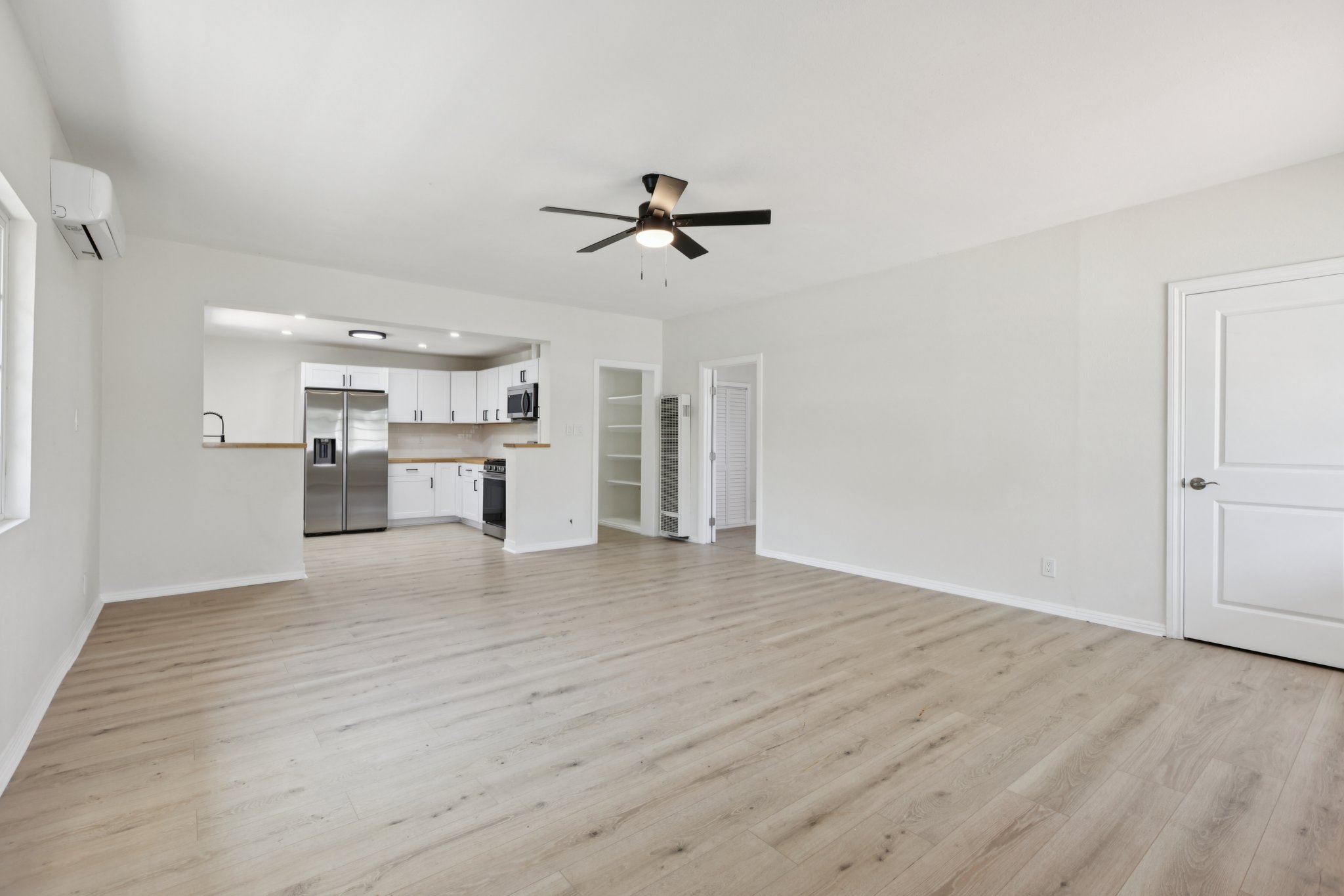 - 2422 E 115th St-1306-008.jpg