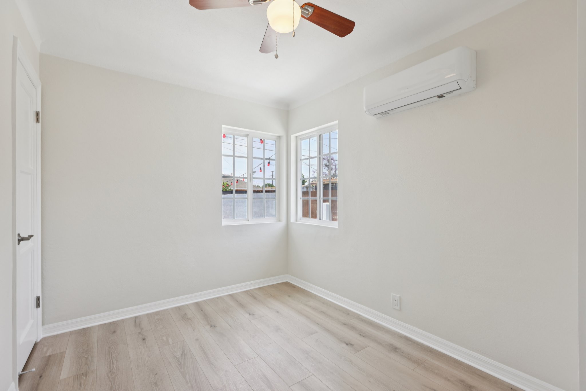 - 2422 E 115th St-1306-016.jpg