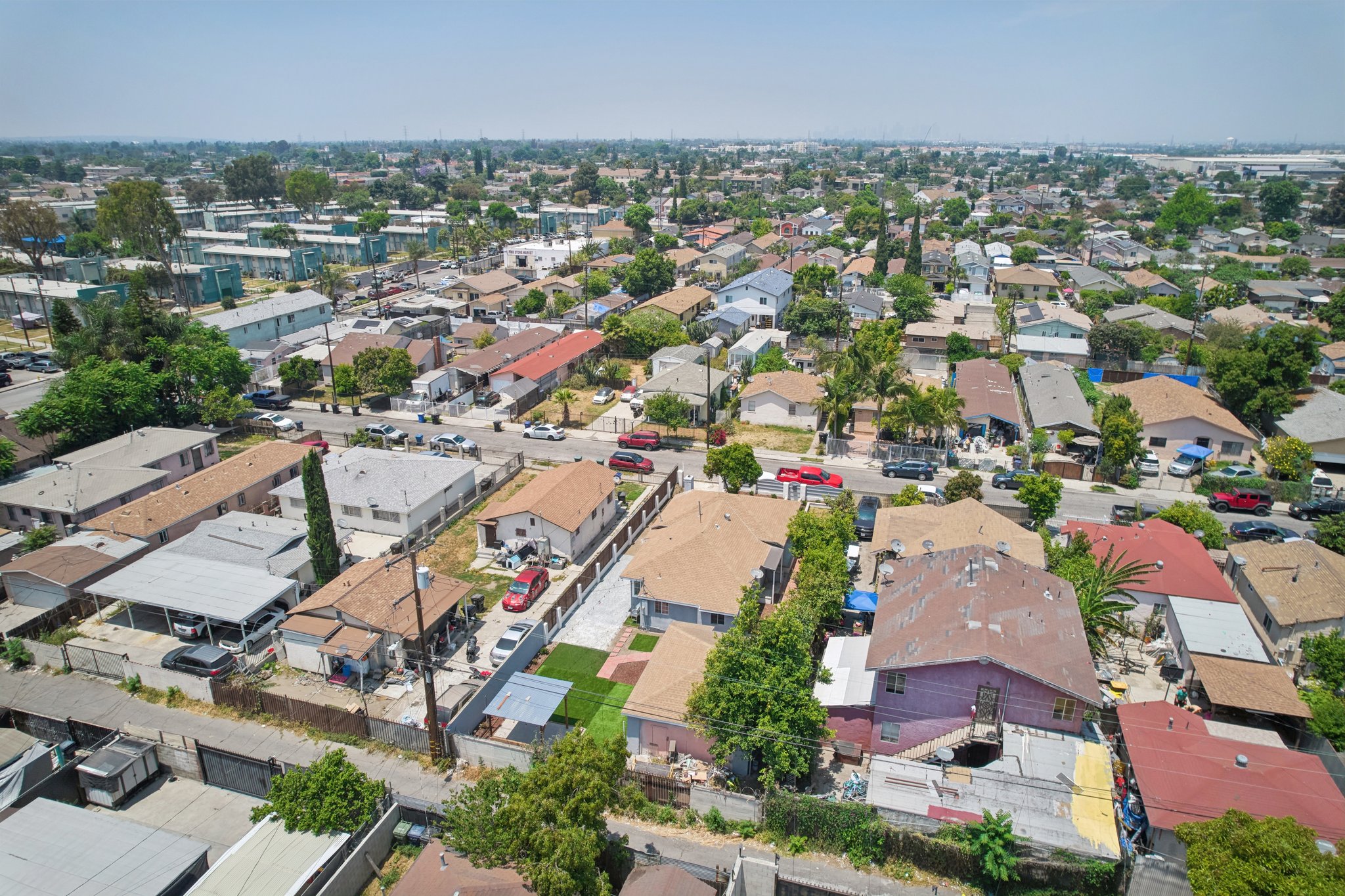 - 2422 E 115th St-1306-035.jpg