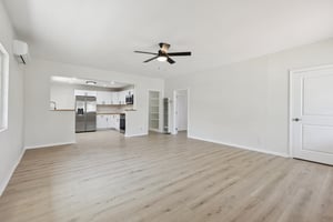 - 2422 E 115th St-1306-008.jpg