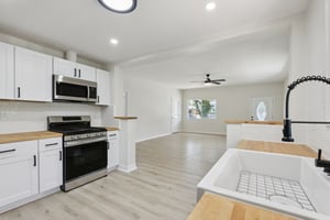 - 2422 E 115th St-1306-011.jpg