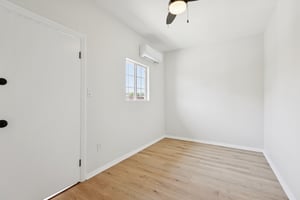- 2422 E 115th St-1306-012.jpg