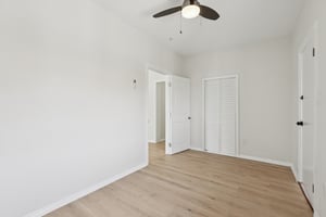 - 2422 E 115th St-1306-013.jpg