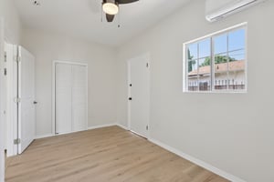 - 2422 E 115th St-1306-014.jpg