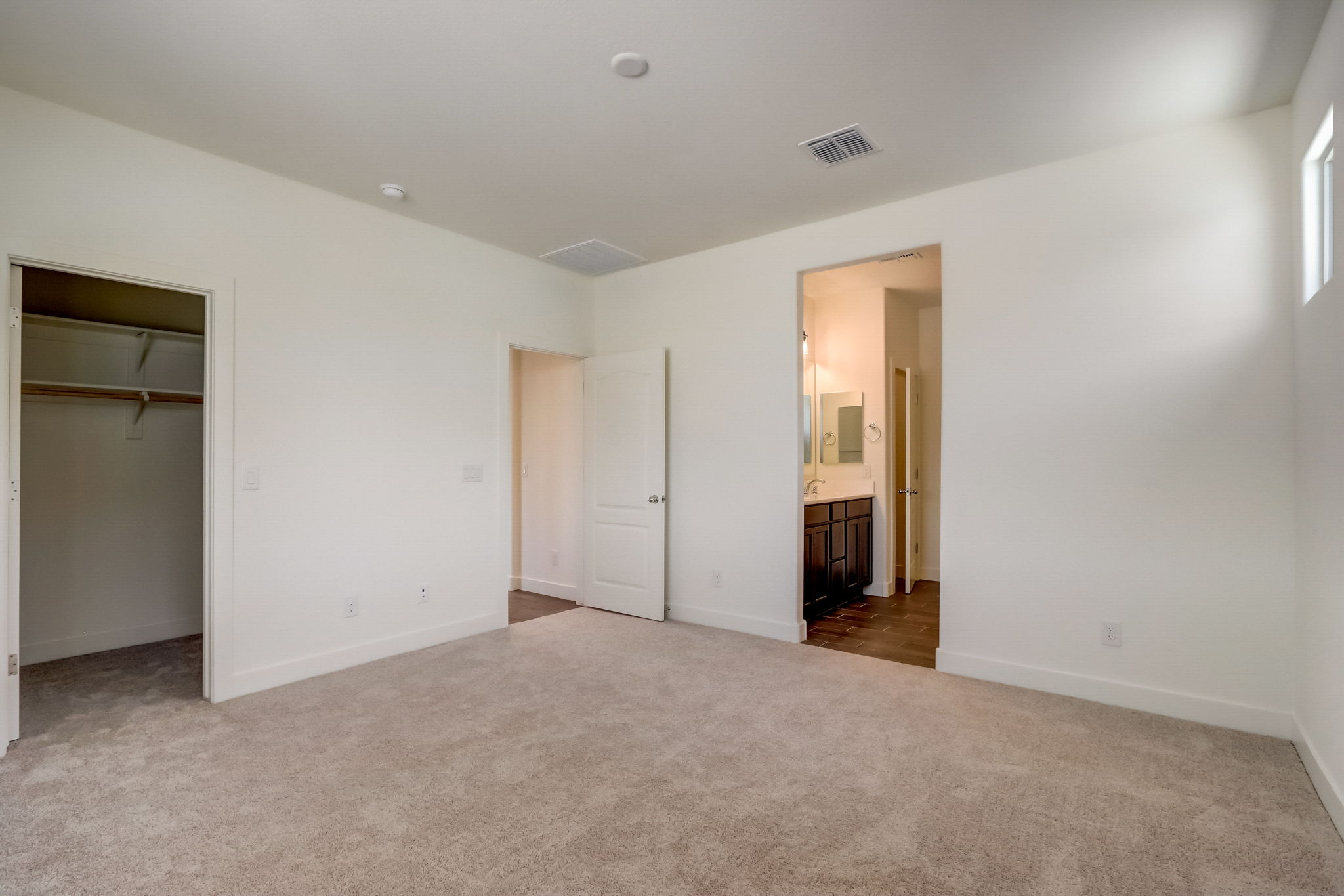 W Gross Ave-020