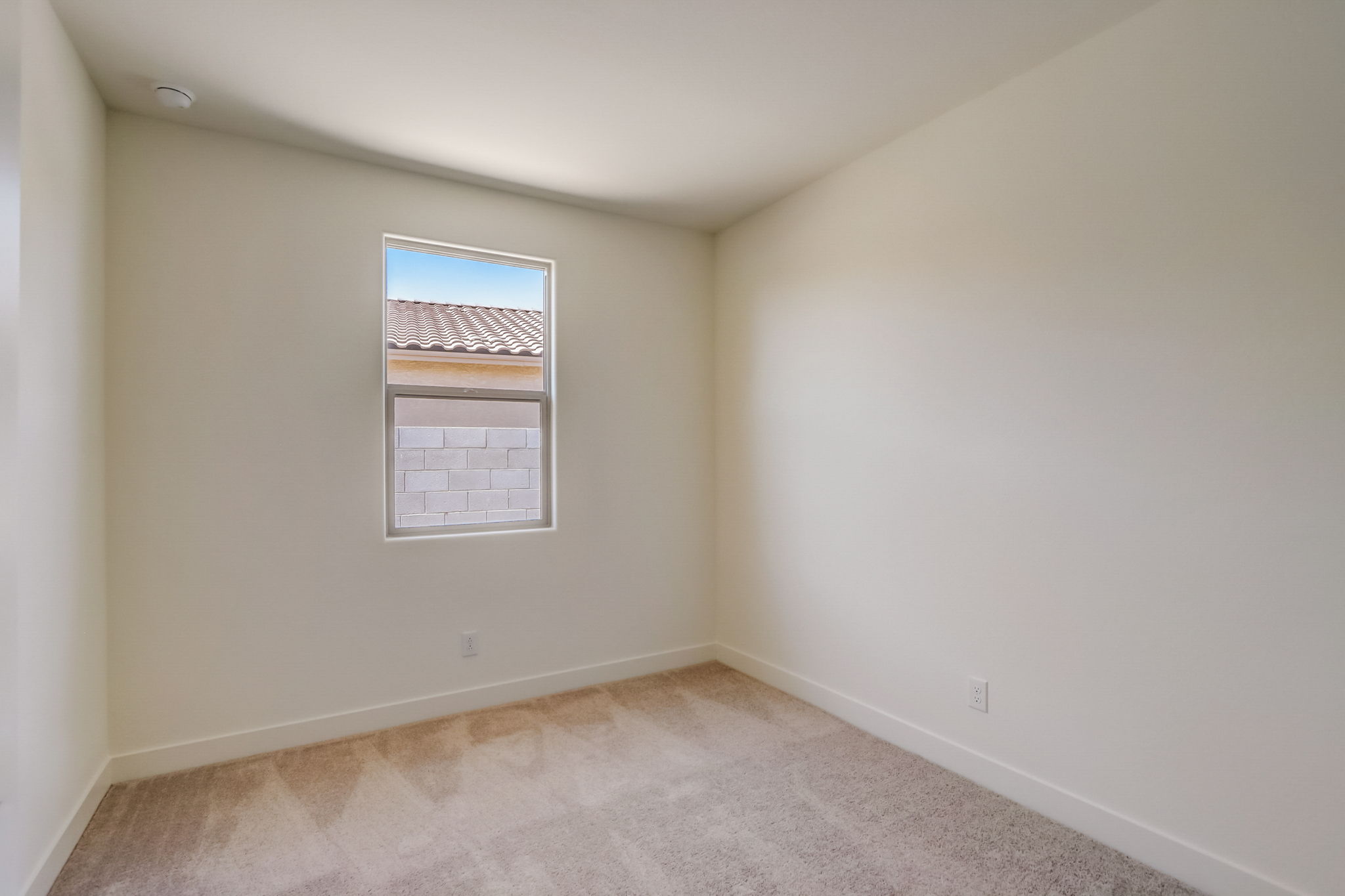 W Gross Ave-025