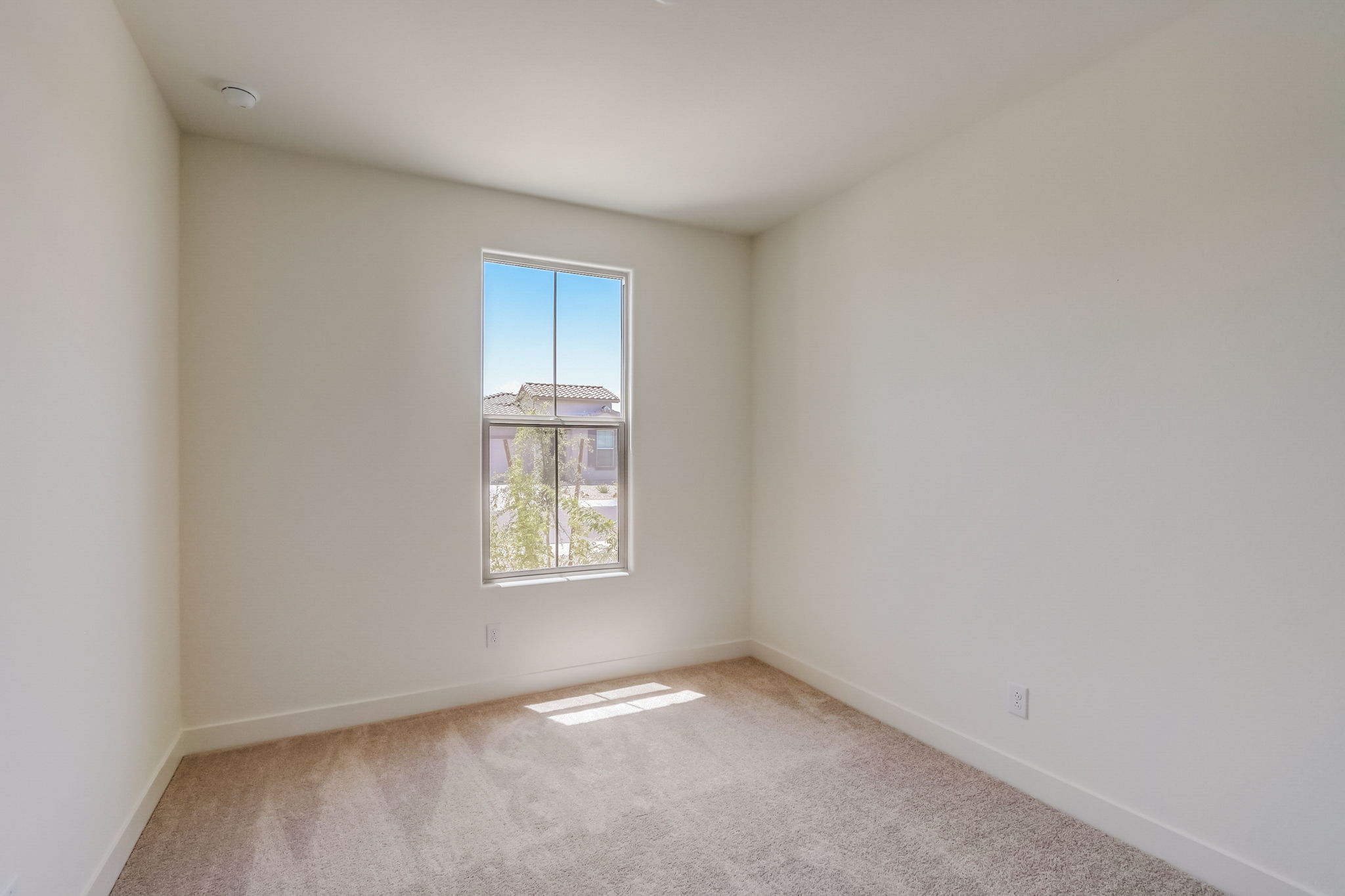 W Gross Ave-028