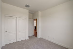 W Gross Ave-029