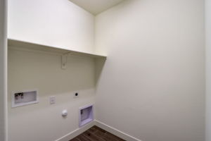 W Gross Ave-024