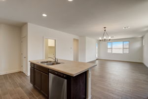 W Gross Ave-014