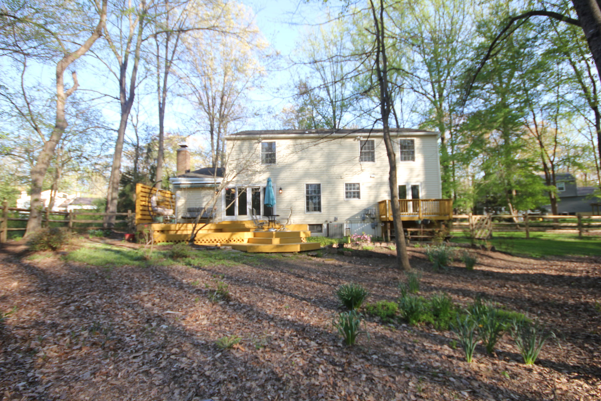 Multiple areas in backyard for entertaining