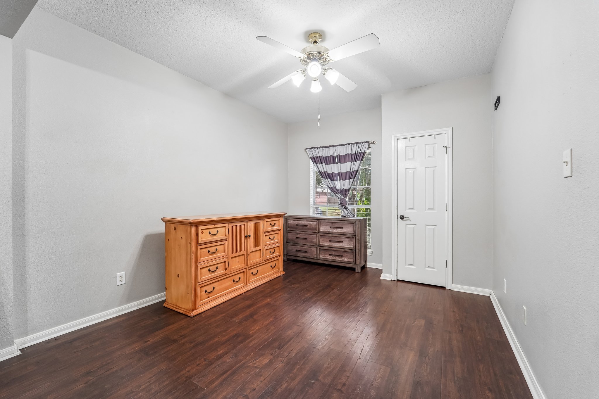 Piney Woods Dr-S1709-024.jpg