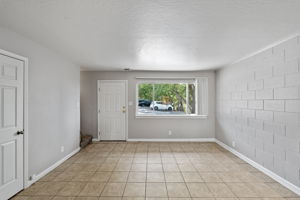 Photo 0