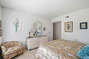 019_F8_2424 Tice Creek Dr 3