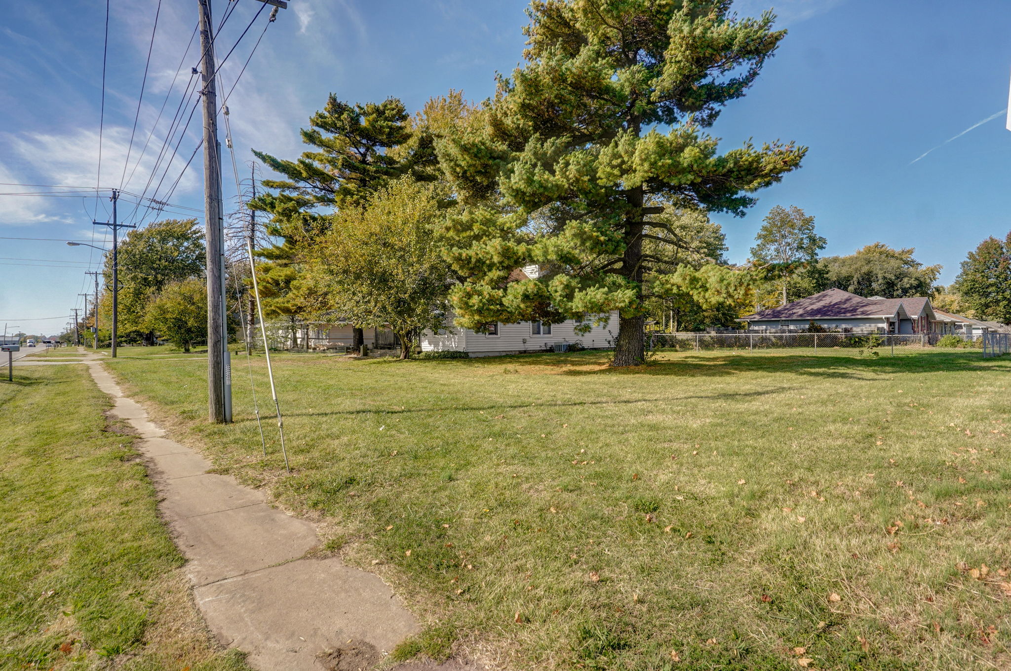 2425 E Division St Springfield MO 65803 Superior Home Photography   Large B8ae6a74 4df5 4dff 8e44 B9c5256a9e5a 