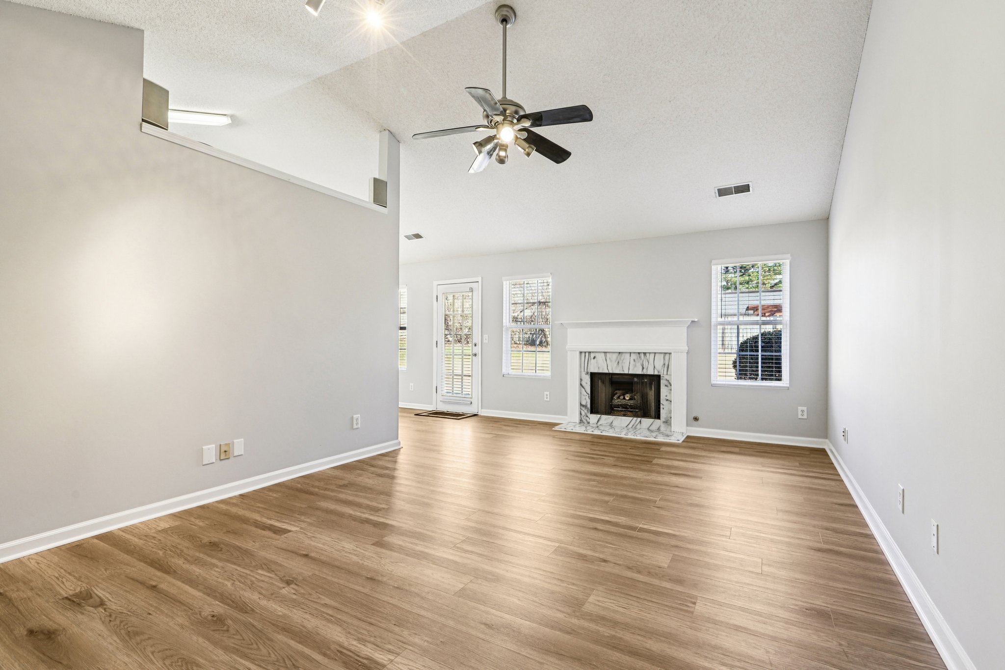 Fort Daniels Dr-S1911-006.jpg