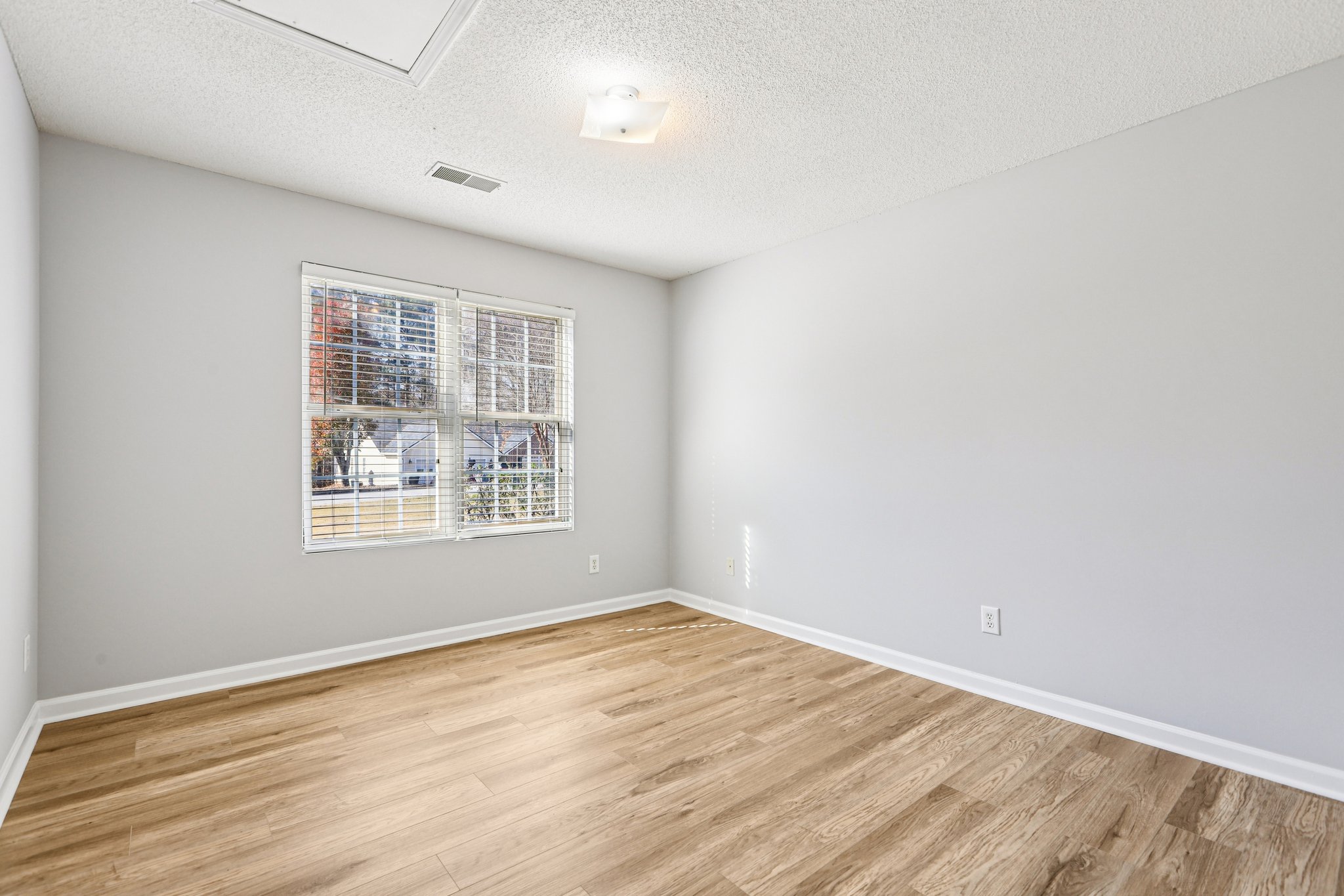 Fort Daniels Dr-S1911-017.jpg