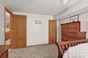  Photo 33