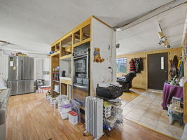  Photo 32