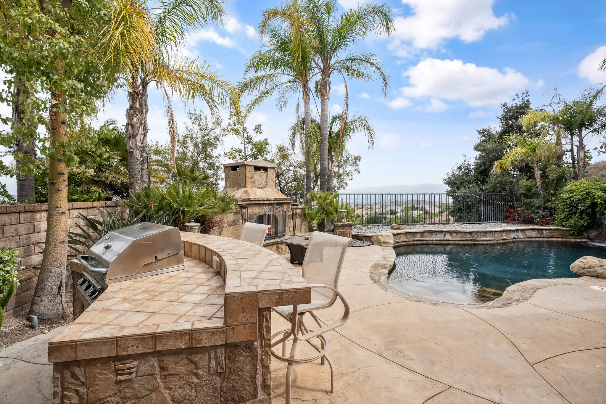 24275 Reyes Adobe Way-93