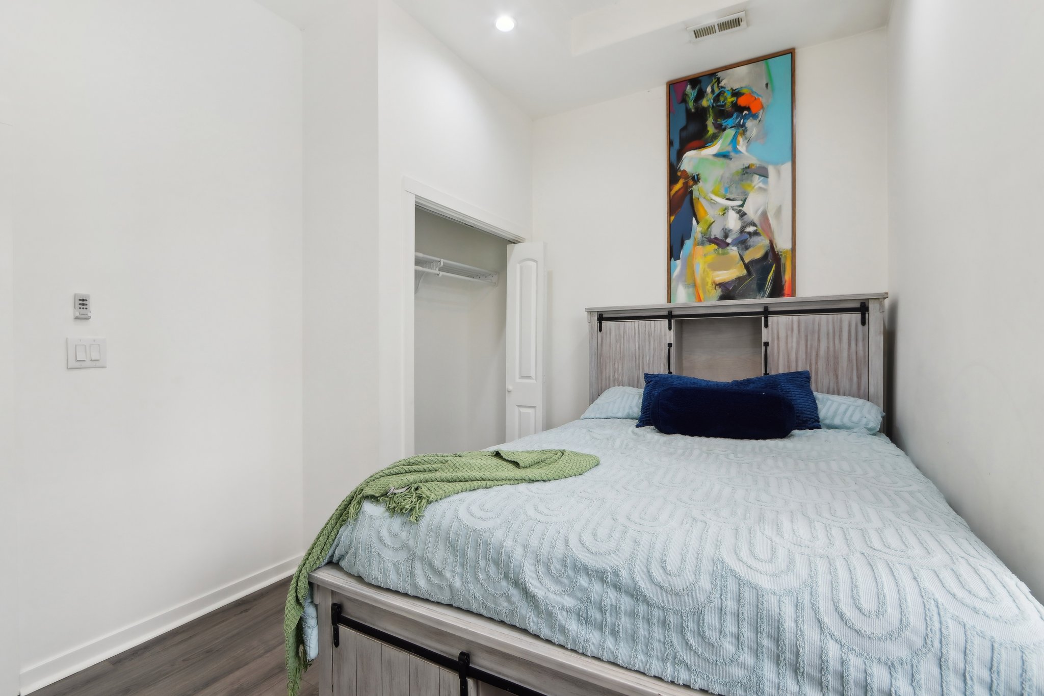 N Gale St-1404-023.jpg