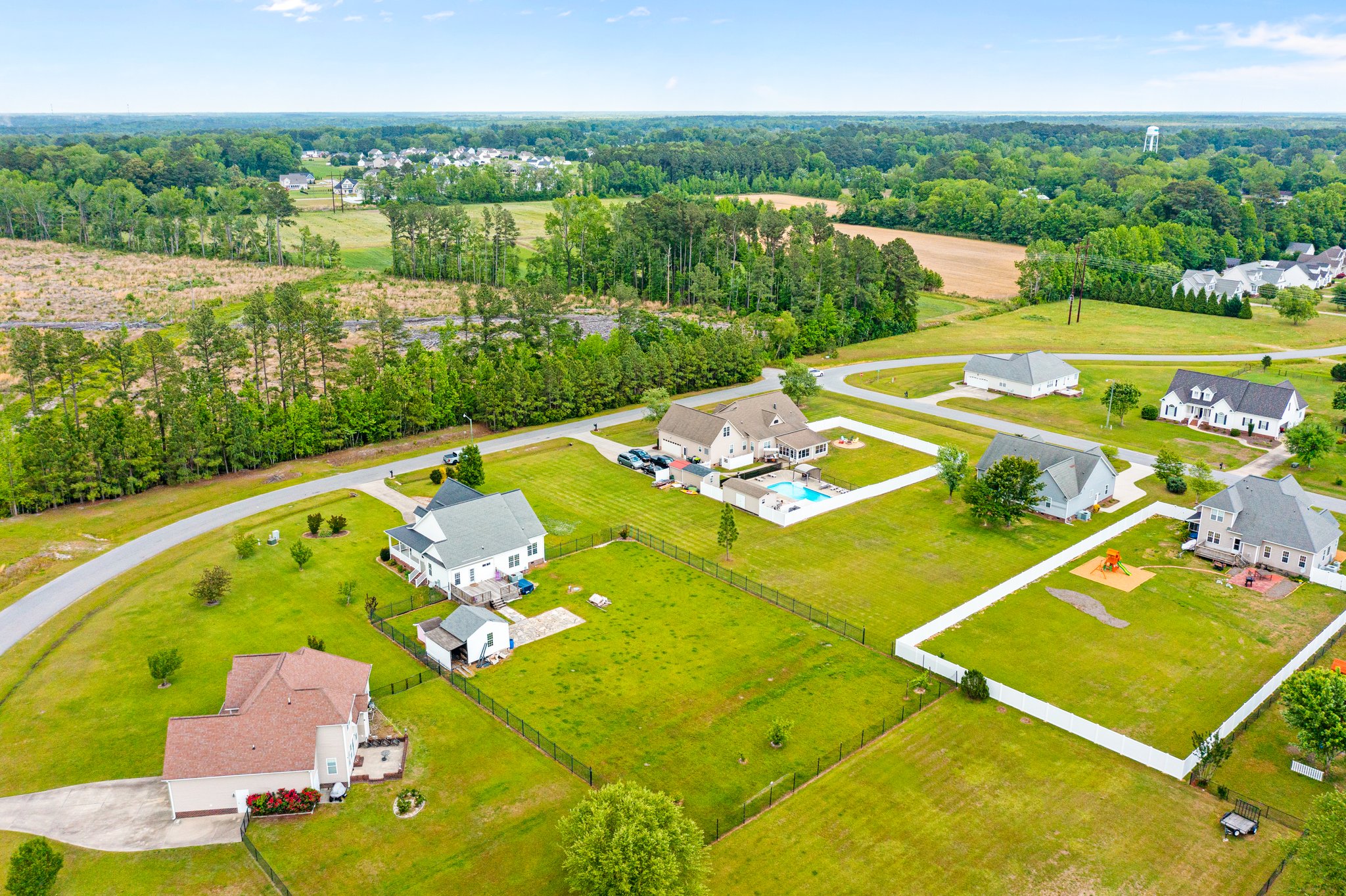 2428 Plumosa Dr, Grimesland, NC 27837, USA Photo 12