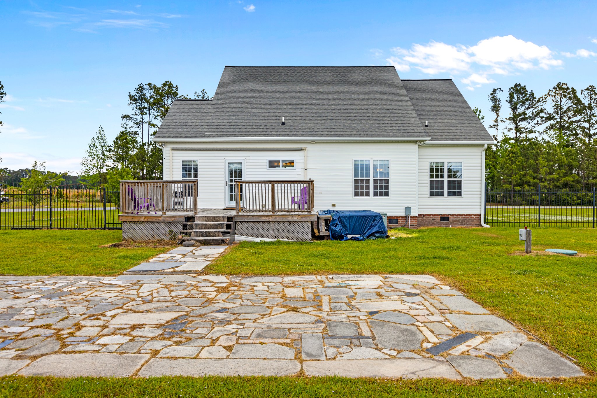 2428 Plumosa Dr, Grimesland, NC 27837, USA Photo 6