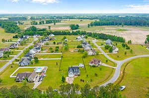 2428 Plumosa Dr, Grimesland, NC 27837, USA Photo 9