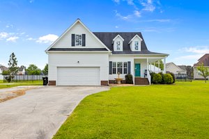 2428 Plumosa Dr, Grimesland, NC 27837, USA Photo 3