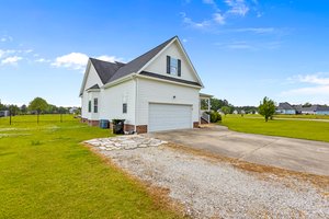 2428 Plumosa Dr, Grimesland, NC 27837, USA Photo 16