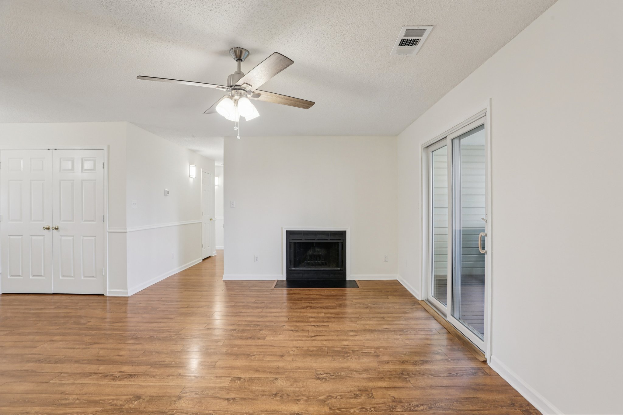 Kennedy Ct-S2502-009.jpg