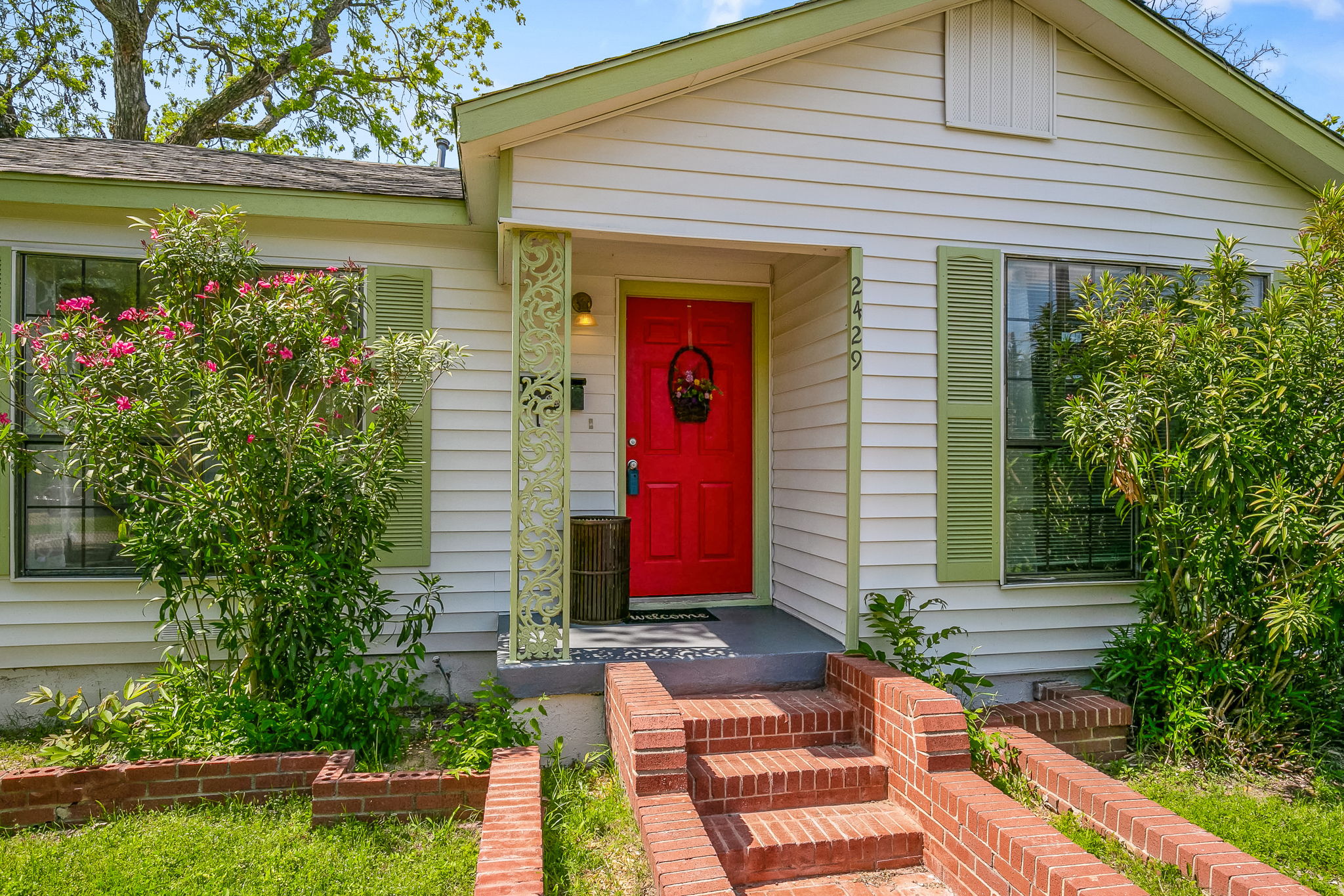 004-Front Exterior-FULL