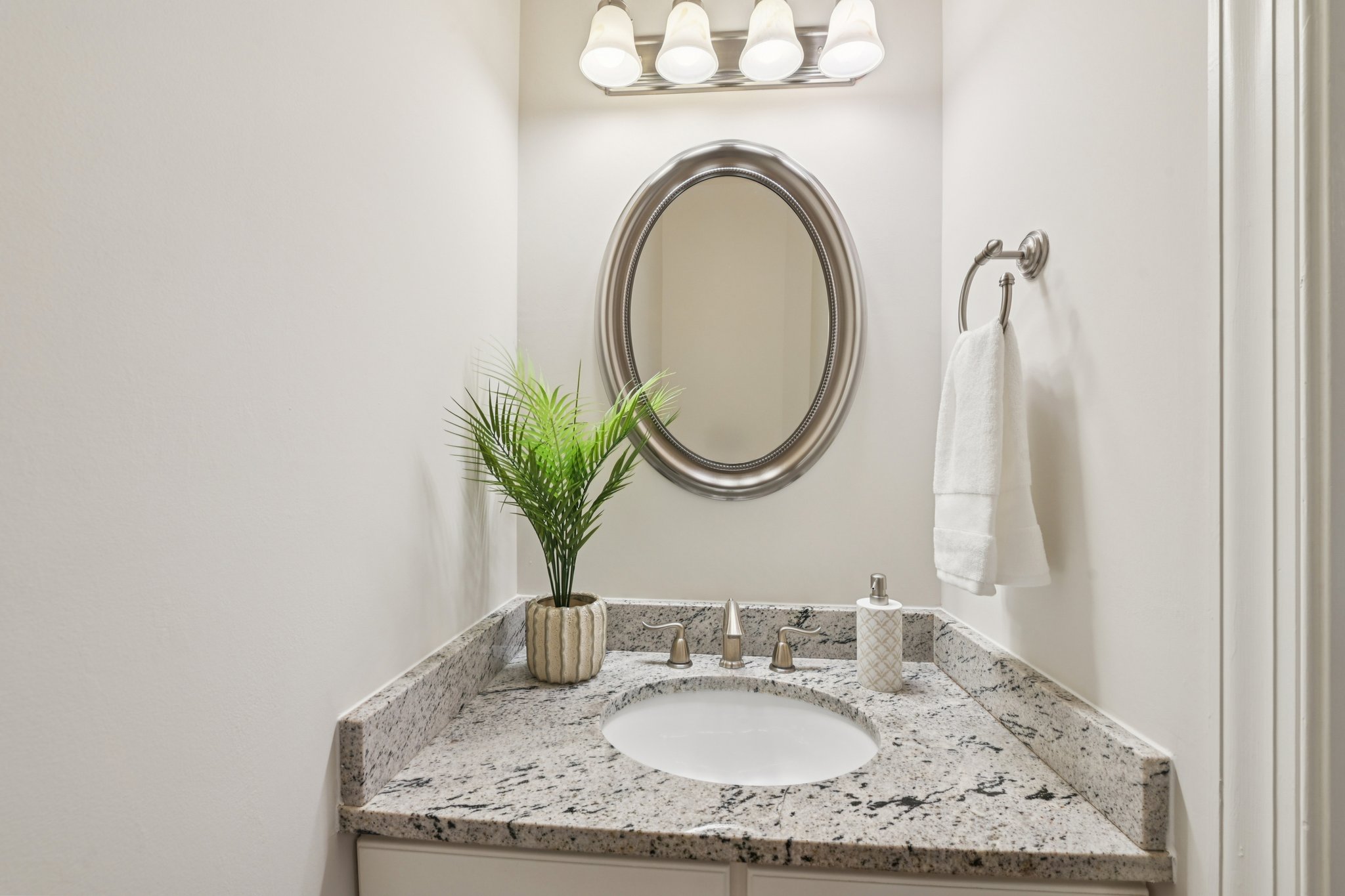 Windbyrne Dr-S2702-017r.jpg