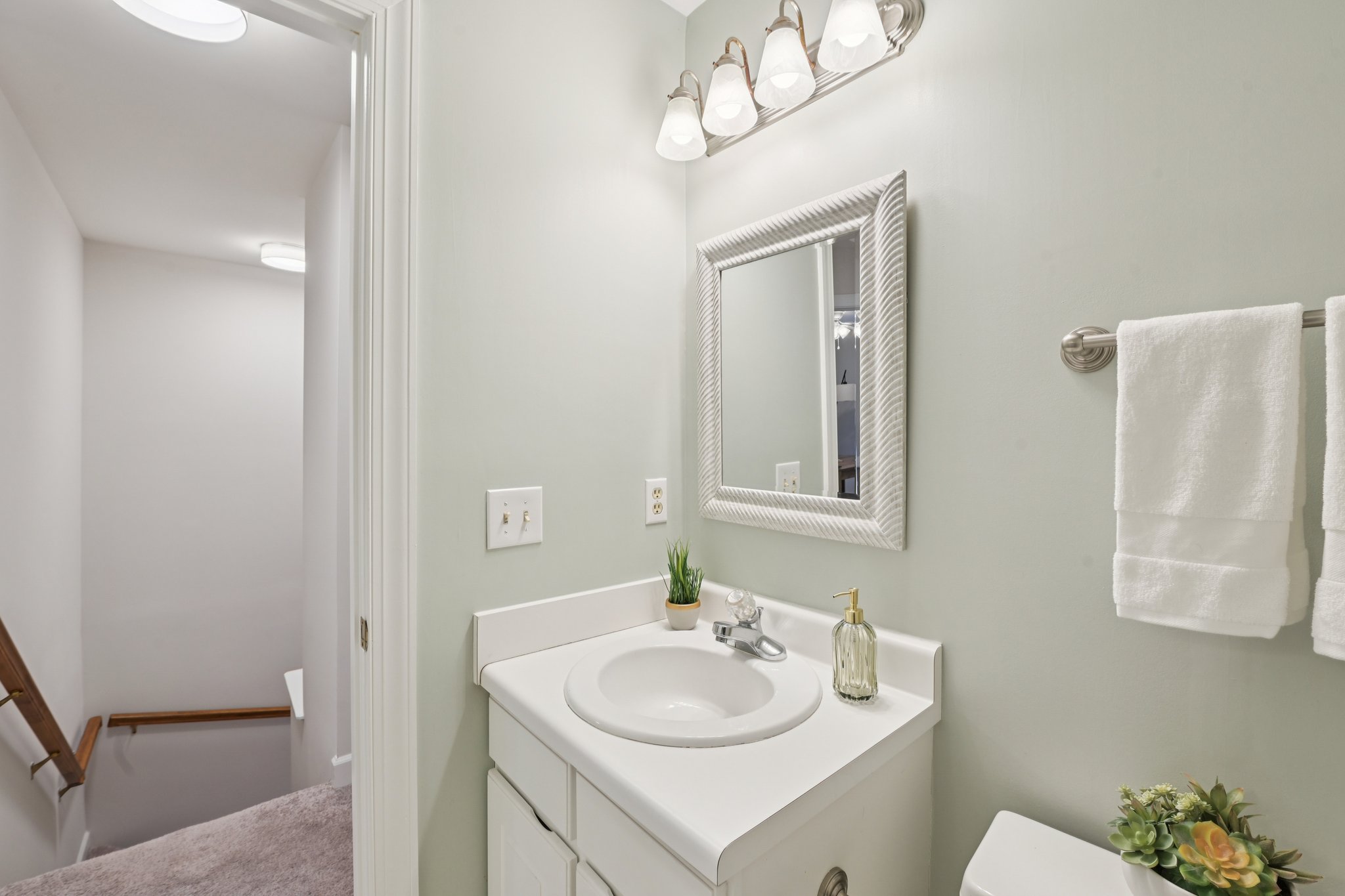 Windbyrne Dr-S2702-030r.jpg