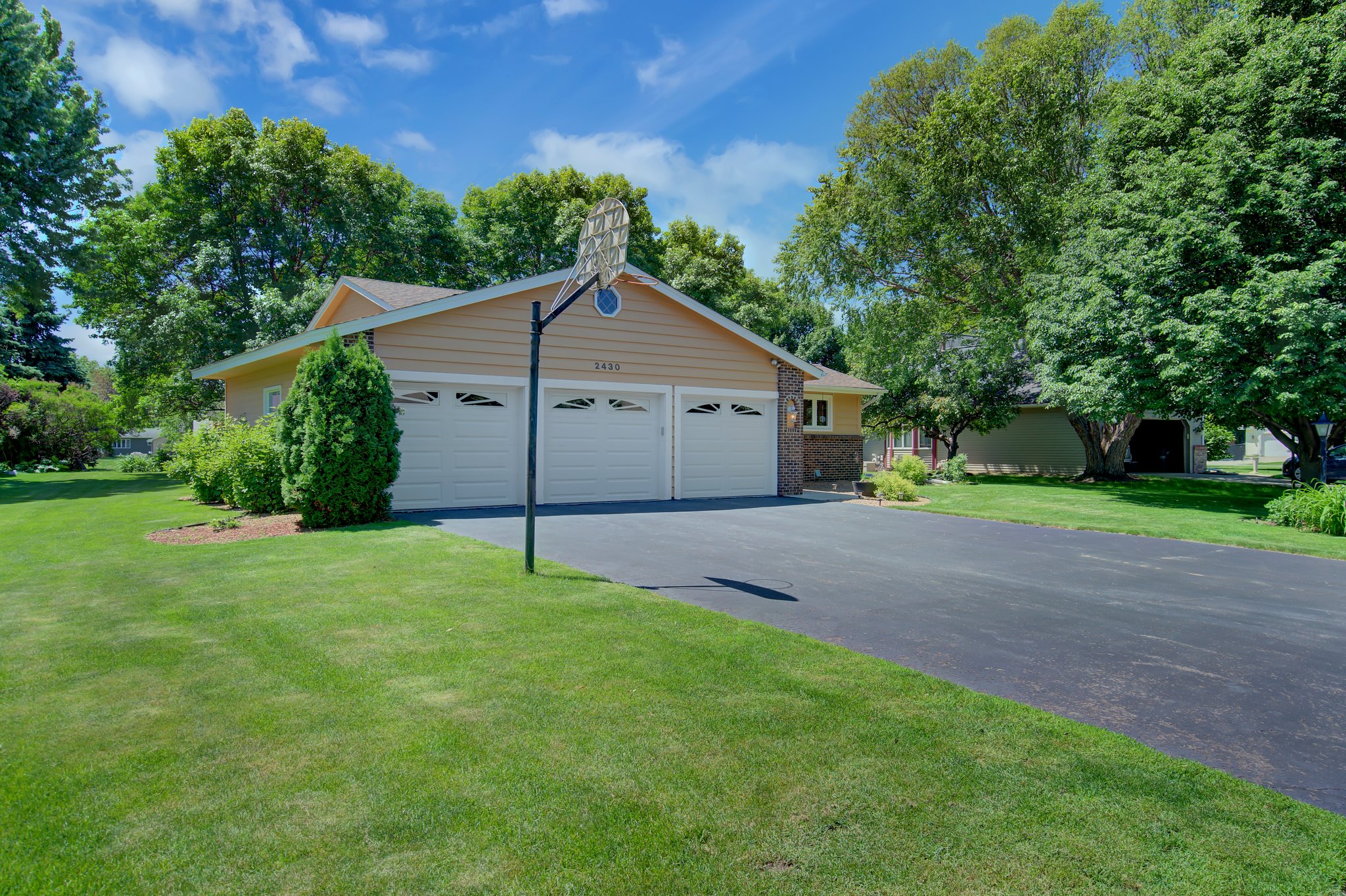  2430 Emerald Ln, Shakopee, MN 55379, US Photo 3